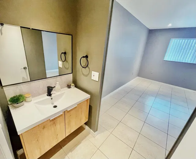  Unit 205 photo 8