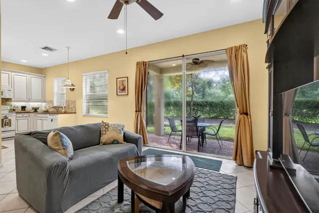 Residence photo 11