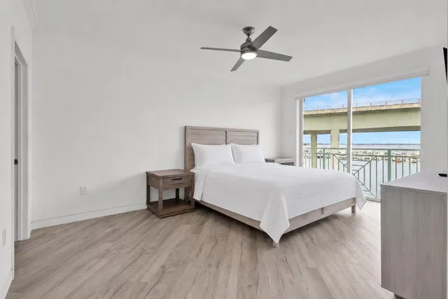 Harborage Yacht Club Residence photo 15
