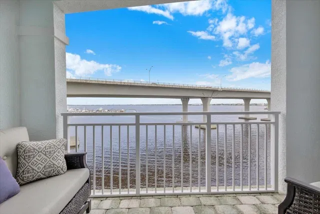 Harborage Yacht Club Residence photo 25