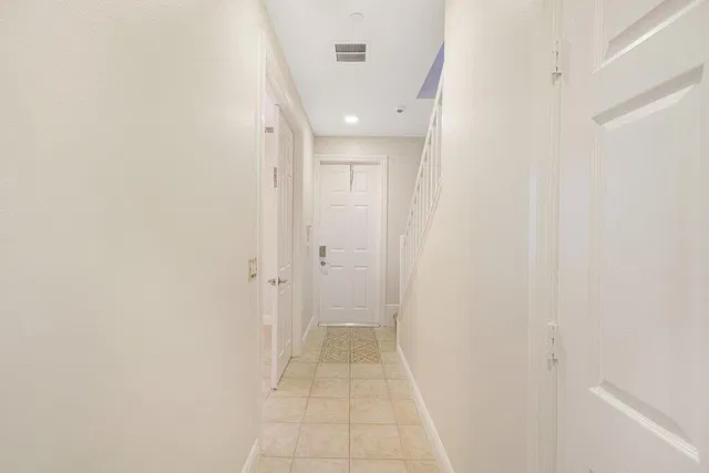 Unit 39 photo 5