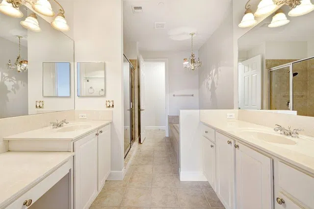 Unit 39 photo 26
