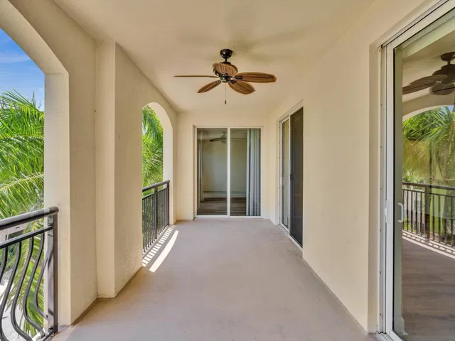 Unit 405 photo 25