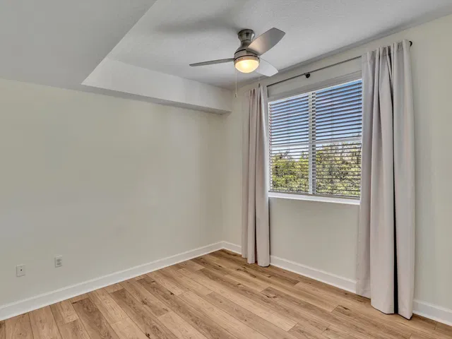 Unit 405 photo 40