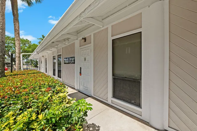 Residence photo 2
