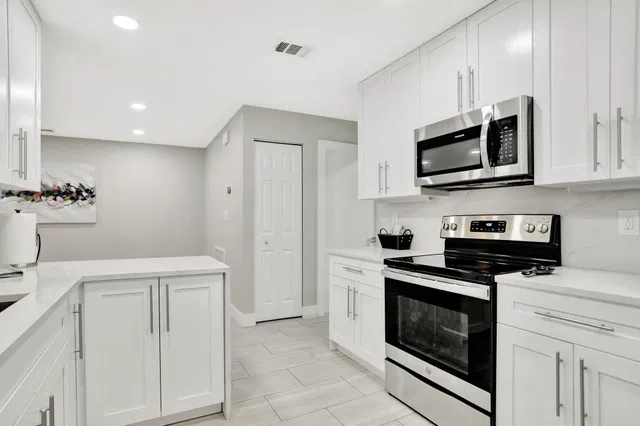 Residence photo 8