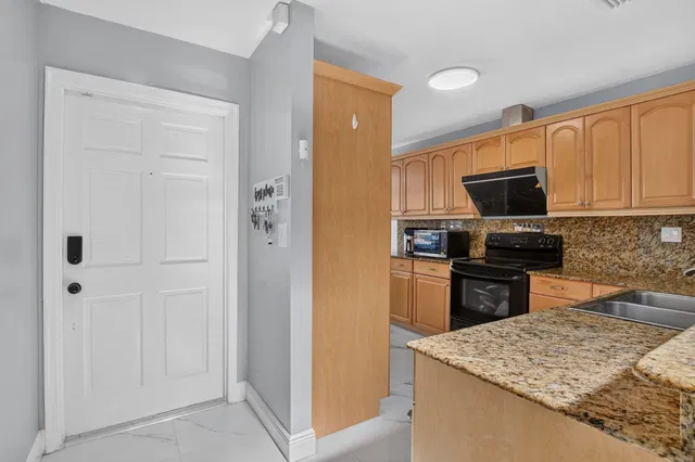 Residence photo 6