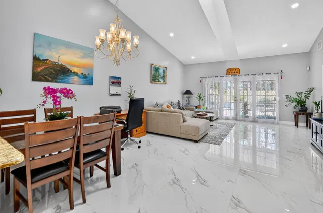 Residence photo 14