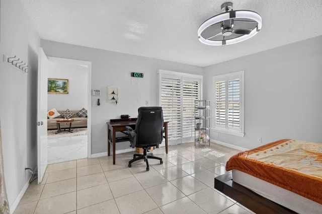 Residence photo 22