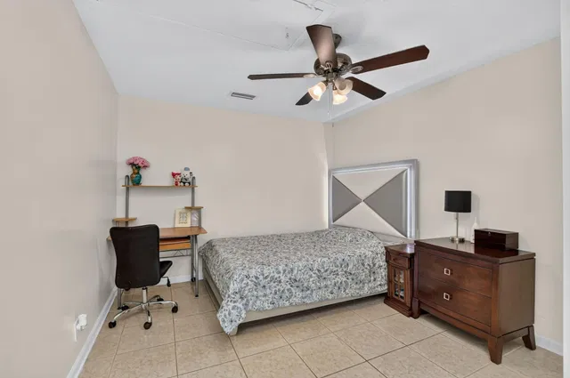 Residence photo 32