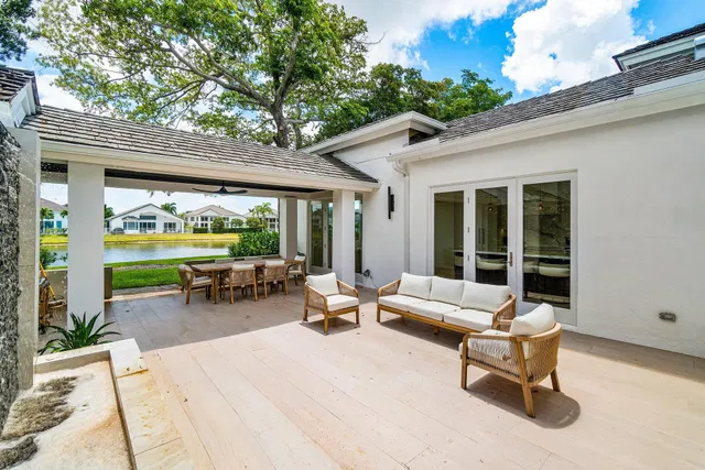 Woodfield Country Club Residence photo 43