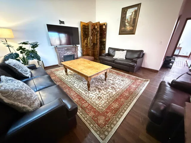 Residence photo 4