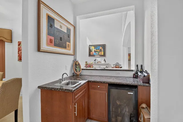 Residence photo 14