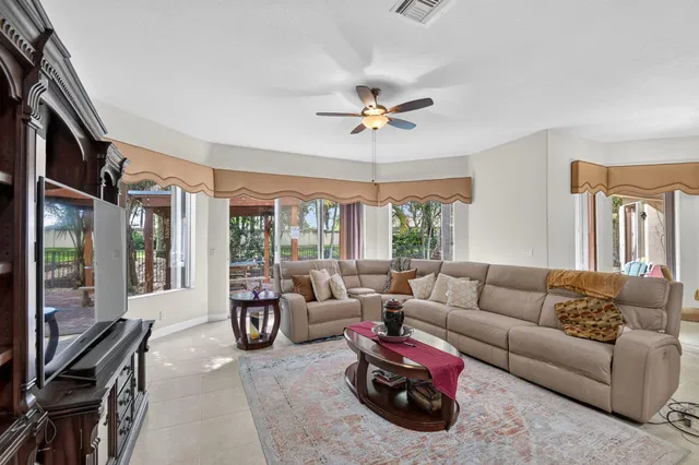 Residence photo 24