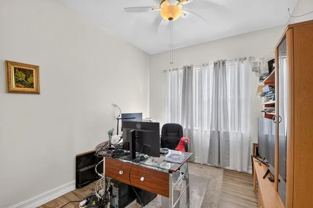 Residence photo 29
