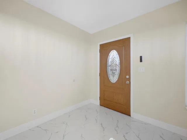 Residence photo 6