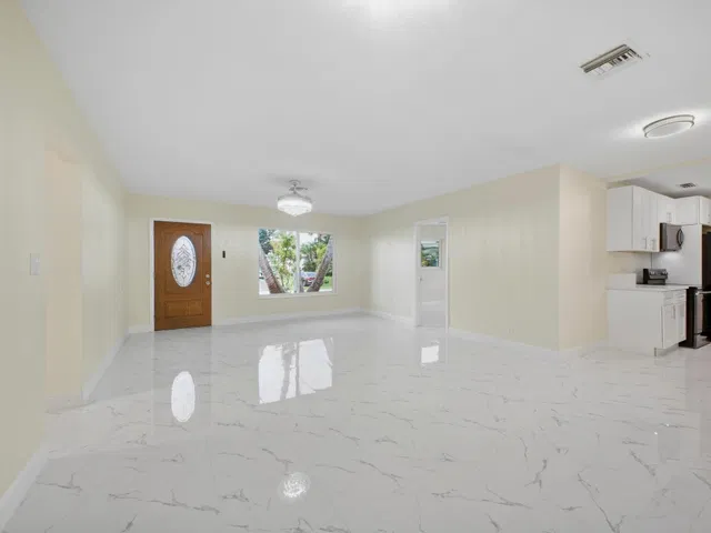 Residence photo 12