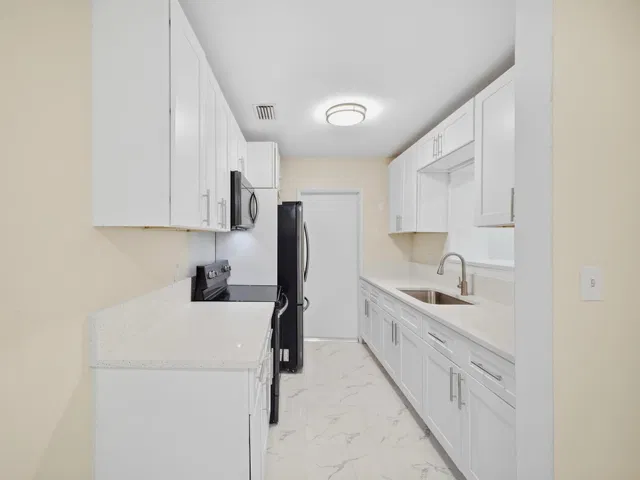Residence photo 15