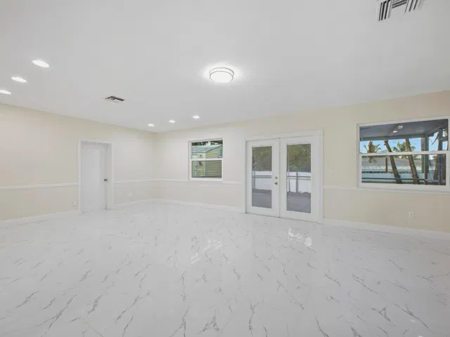 Residence photo 19