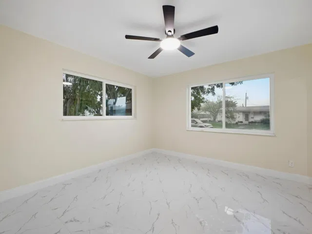 Residence photo 25