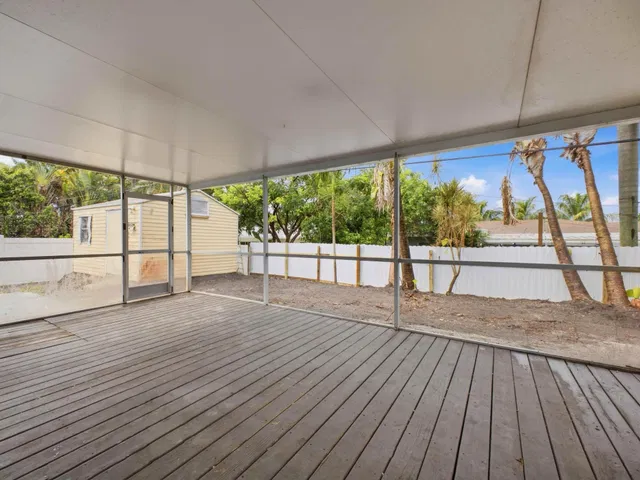 Residence photo 37
