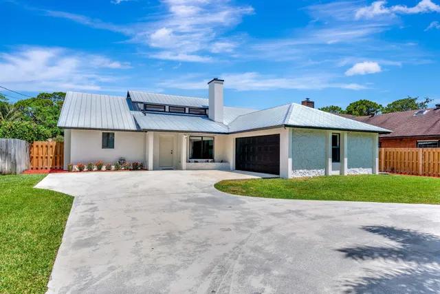 Residence photo 2