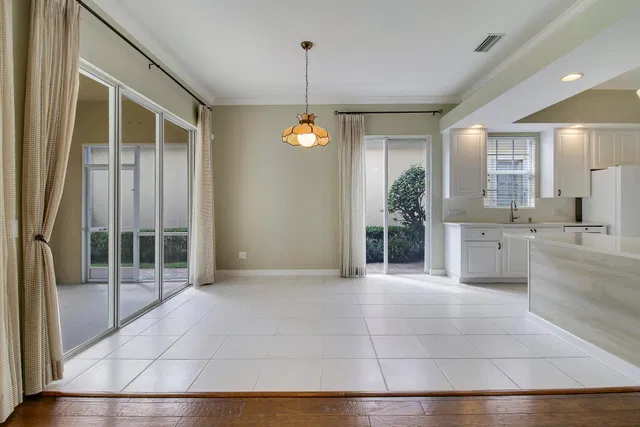 Residence photo 18