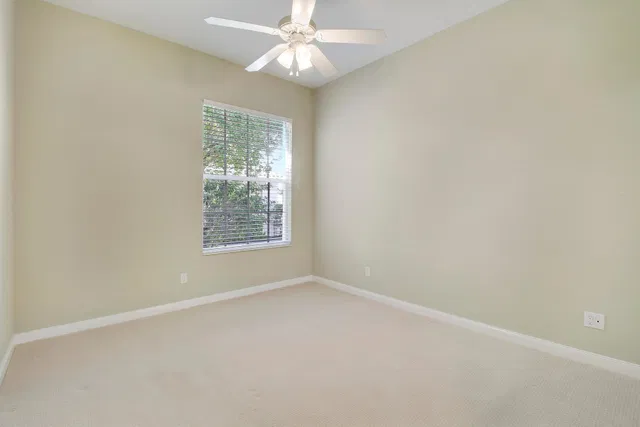 Residence photo 32