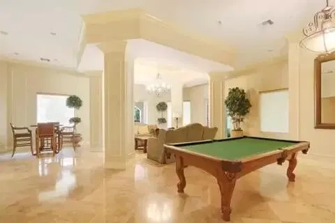 Residence photo 2
