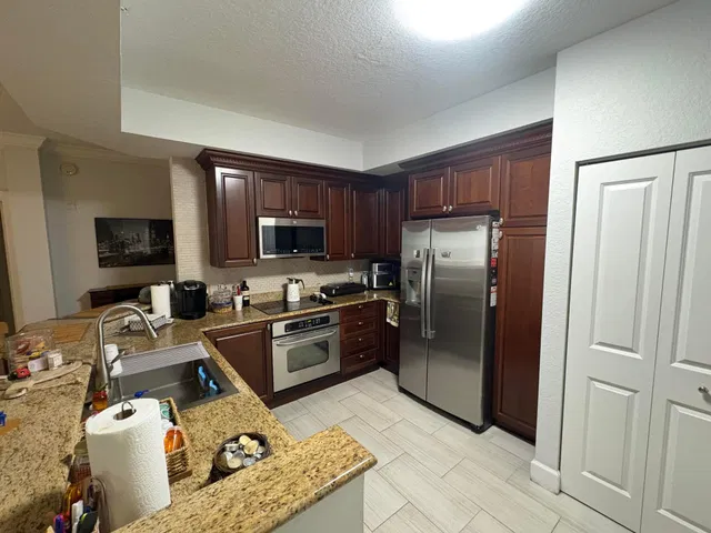 Residence photo 9