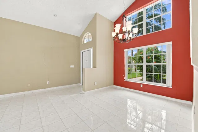  Residence photo 8