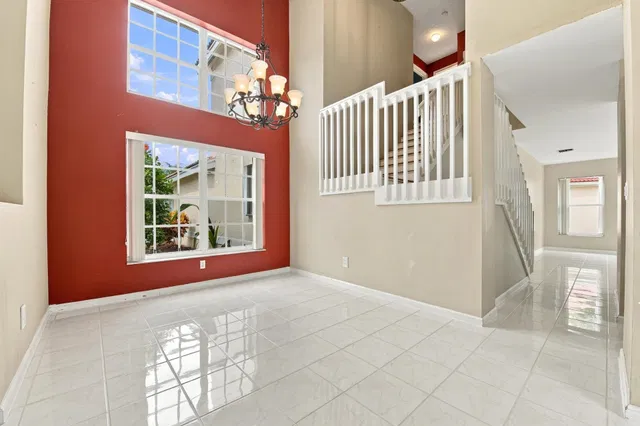  Residence photo 9