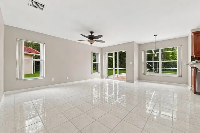  Residence photo 14