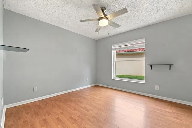  Residence photo 26