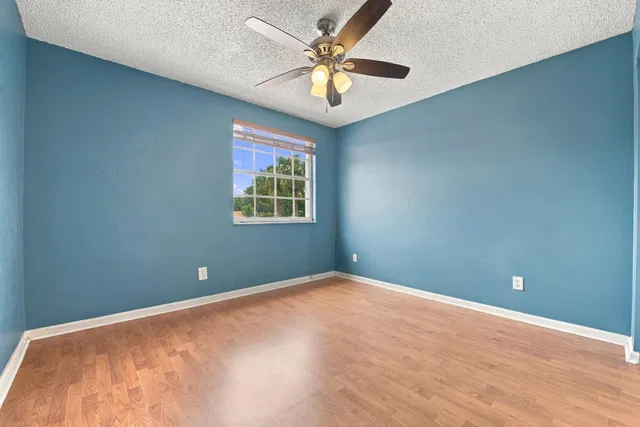  Residence photo 32