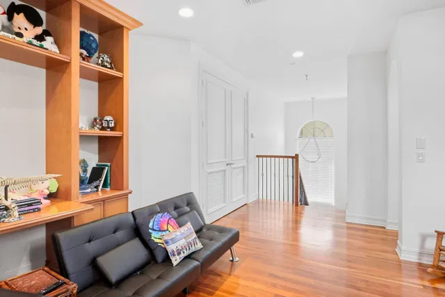  Residence photo 19