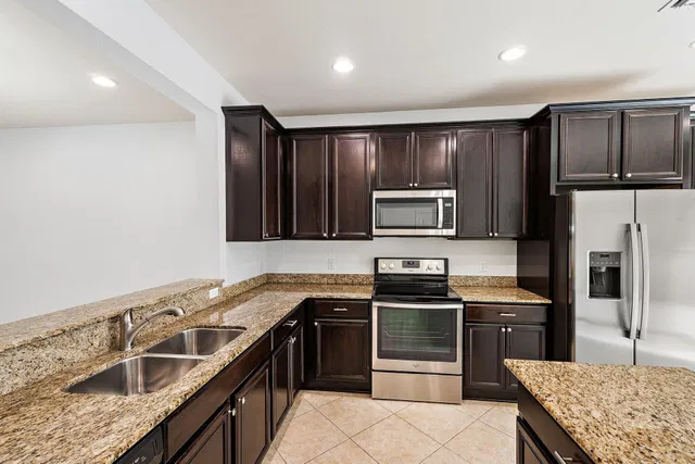 Residence photo 29