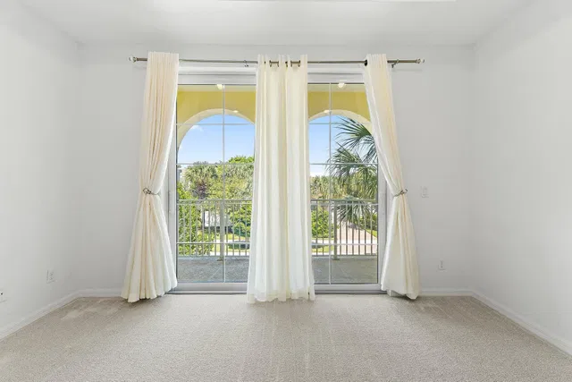 Residence photo 41