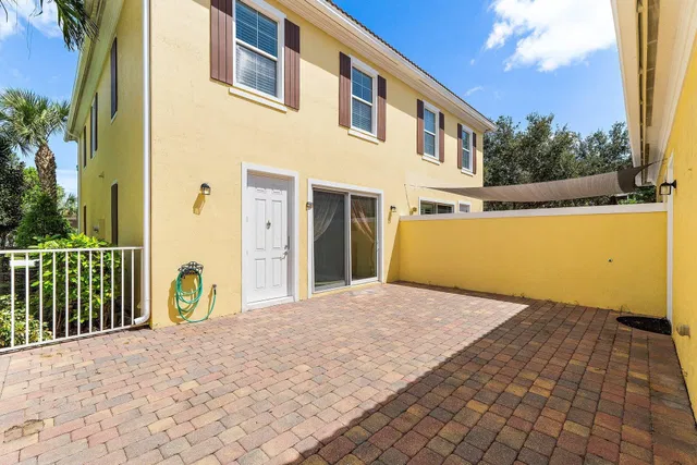 Residence photo 58