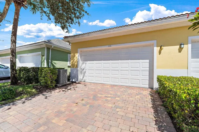 Residence photo 62
