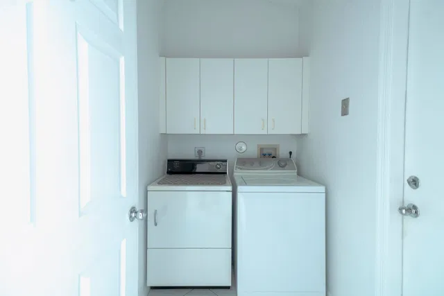 Unit 10 photo 33