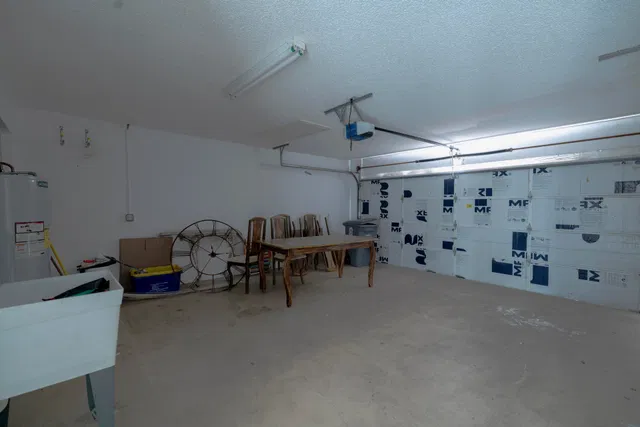 Unit 10 photo 34