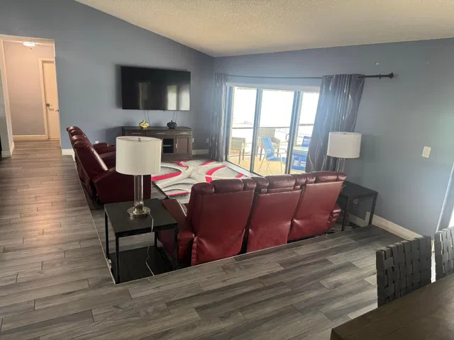 Residence photo 4