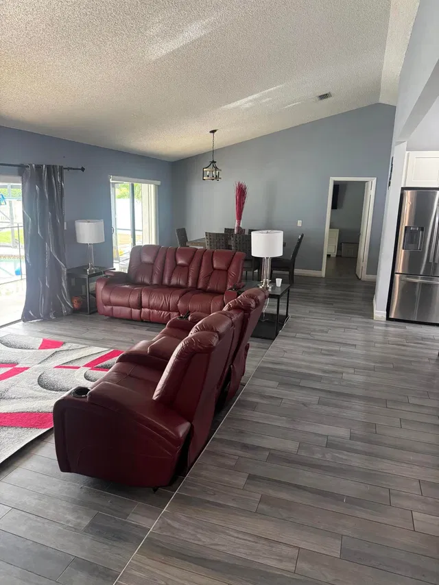 Residence photo 5