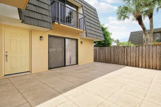  Residence photo 11