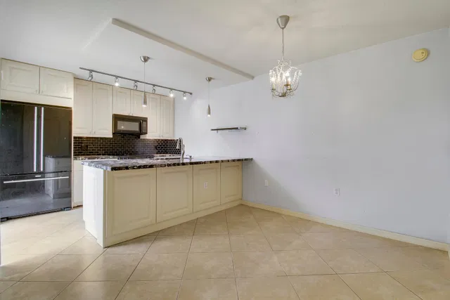  Residence photo 14