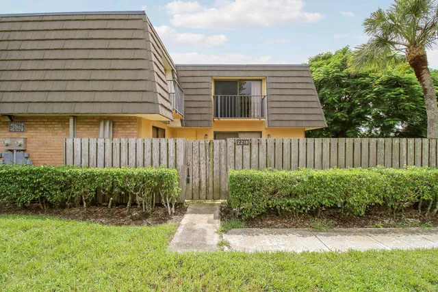  Residence photo 23