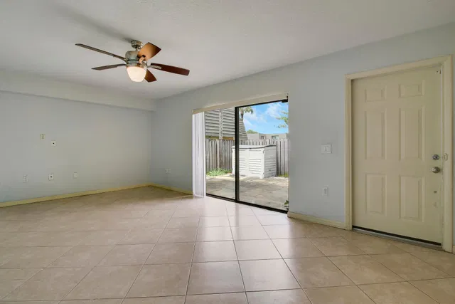  Residence photo 25