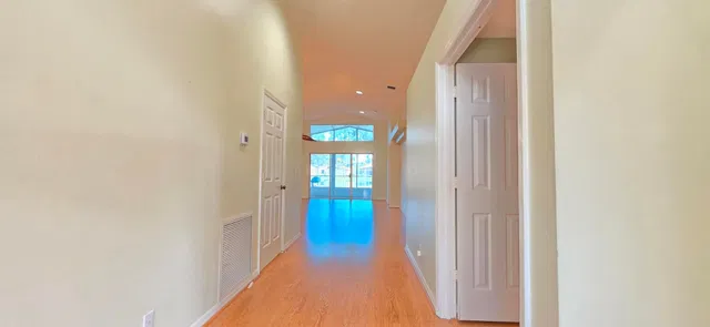  Residence photo 4