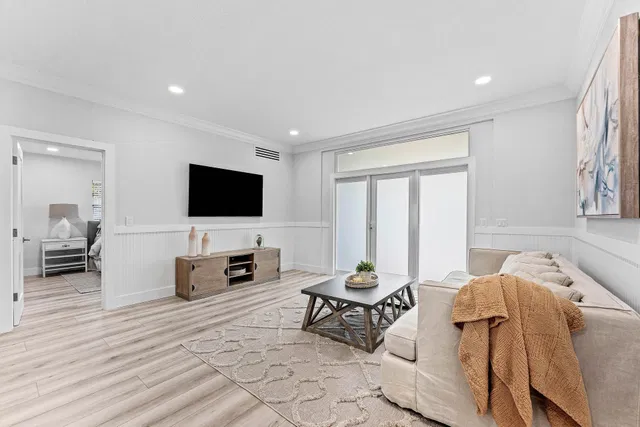  Residence photo 6